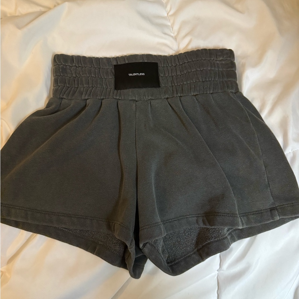 TALENTLESS gray shorts